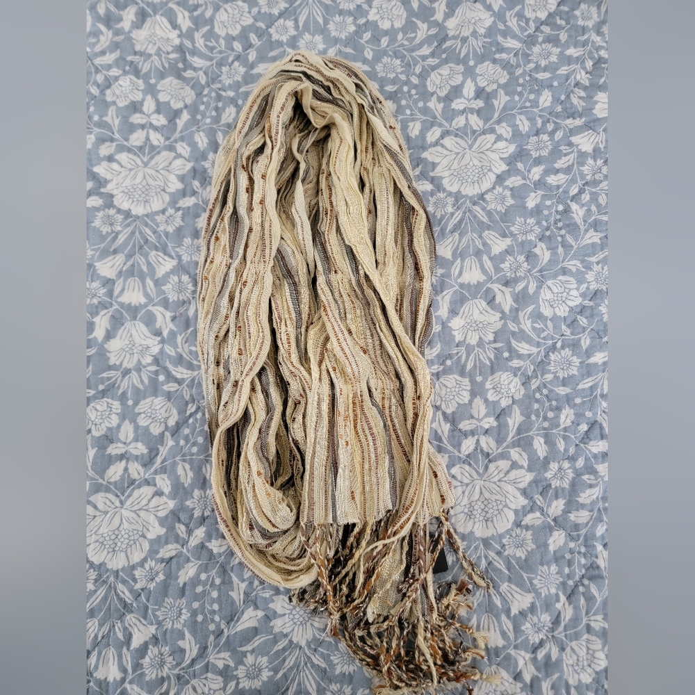 NWT Avenue Beige Scarf
